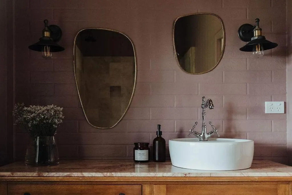 Luxe Hinterland Stay, Eastnor At Montville Estate